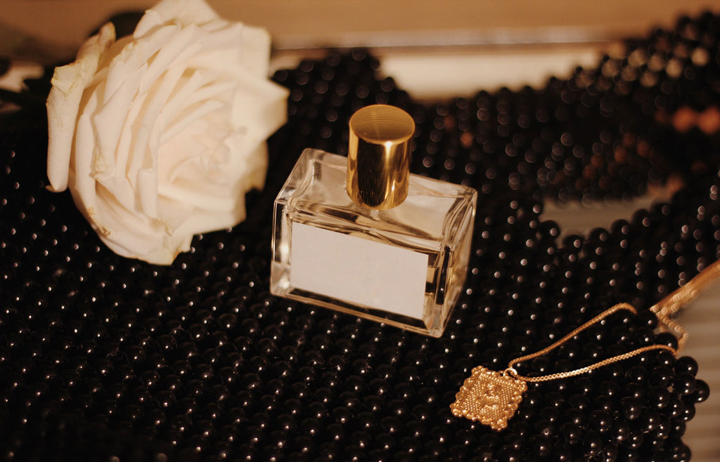 How to Distinguish Between Original and Fake Perfumes